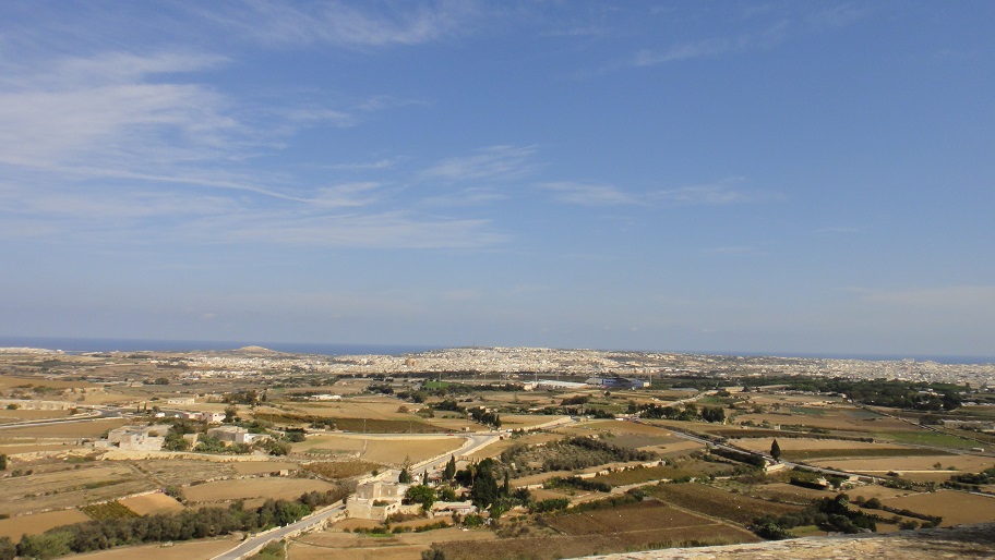 從 Mdina 最高點鳥瞰 Velletta 及地中海