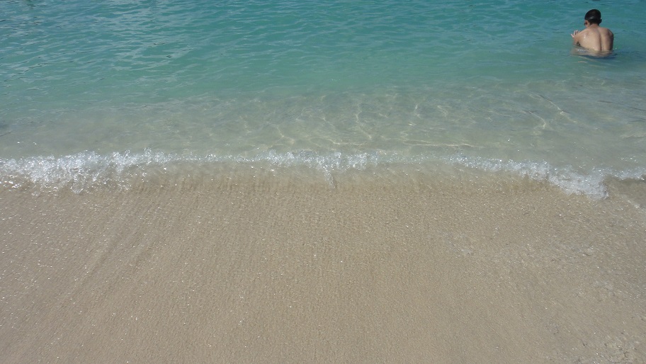 Magens Bay 是国家地理杂志选出的全球前十大最美海滩 (纯净的海水和白色沙滩，果真不负盛名)