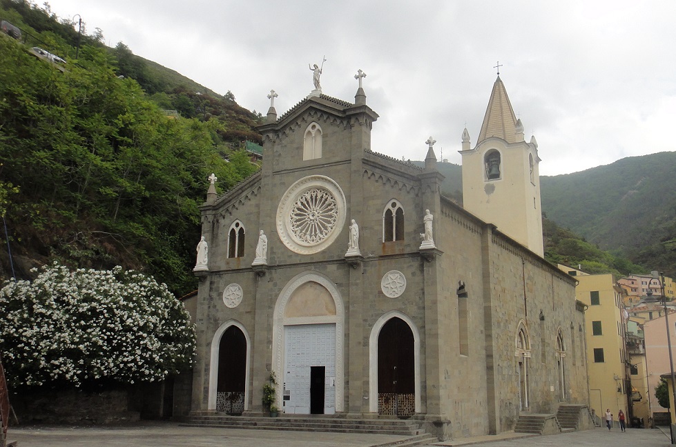 Riomaggiore 的教堂