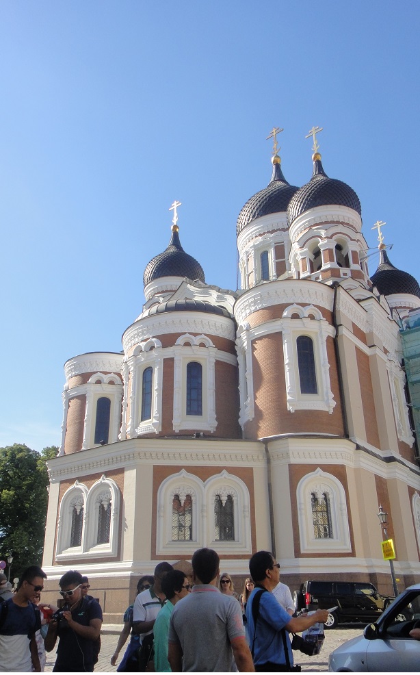 這個映入眼簾，很明顯俄羅斯風格的建築就是 Alexander Nevesky Cathedral