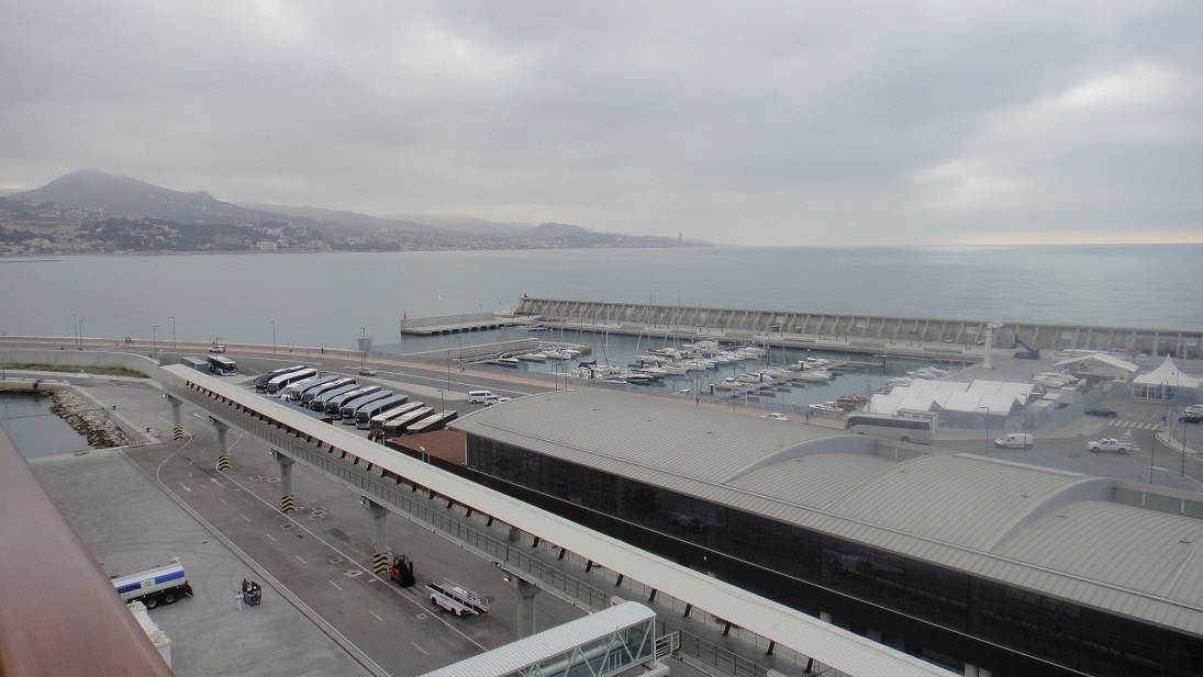 Malaga 碼頭的規劃對旅客很友善、設備也很新