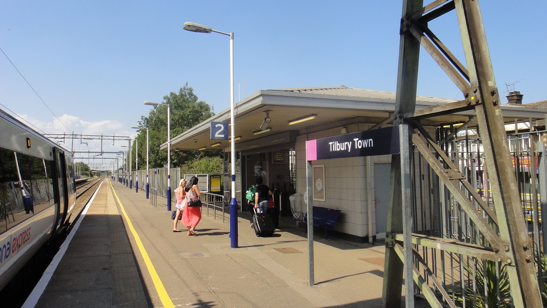 目的地 Tilbury Town 是一個小到不能再小的火車站
